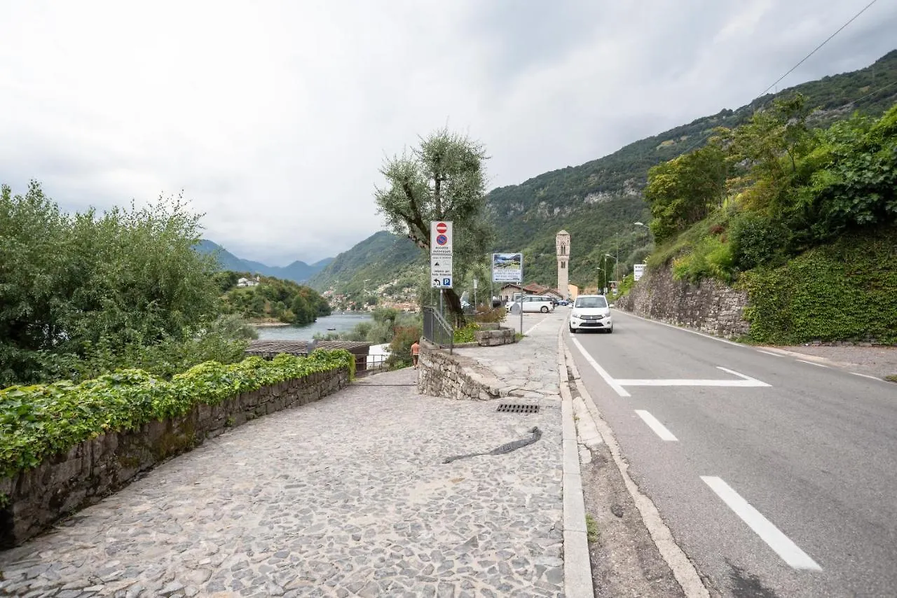 Lake Como Studio With Balcony And Private Parking Ossuccio 0*,  Itálie