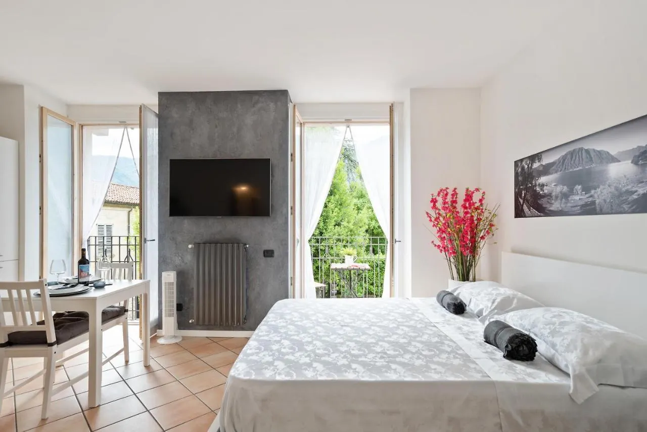 Lake Como Studio With Balcony And Private Parking Ossuccio Apartmán
